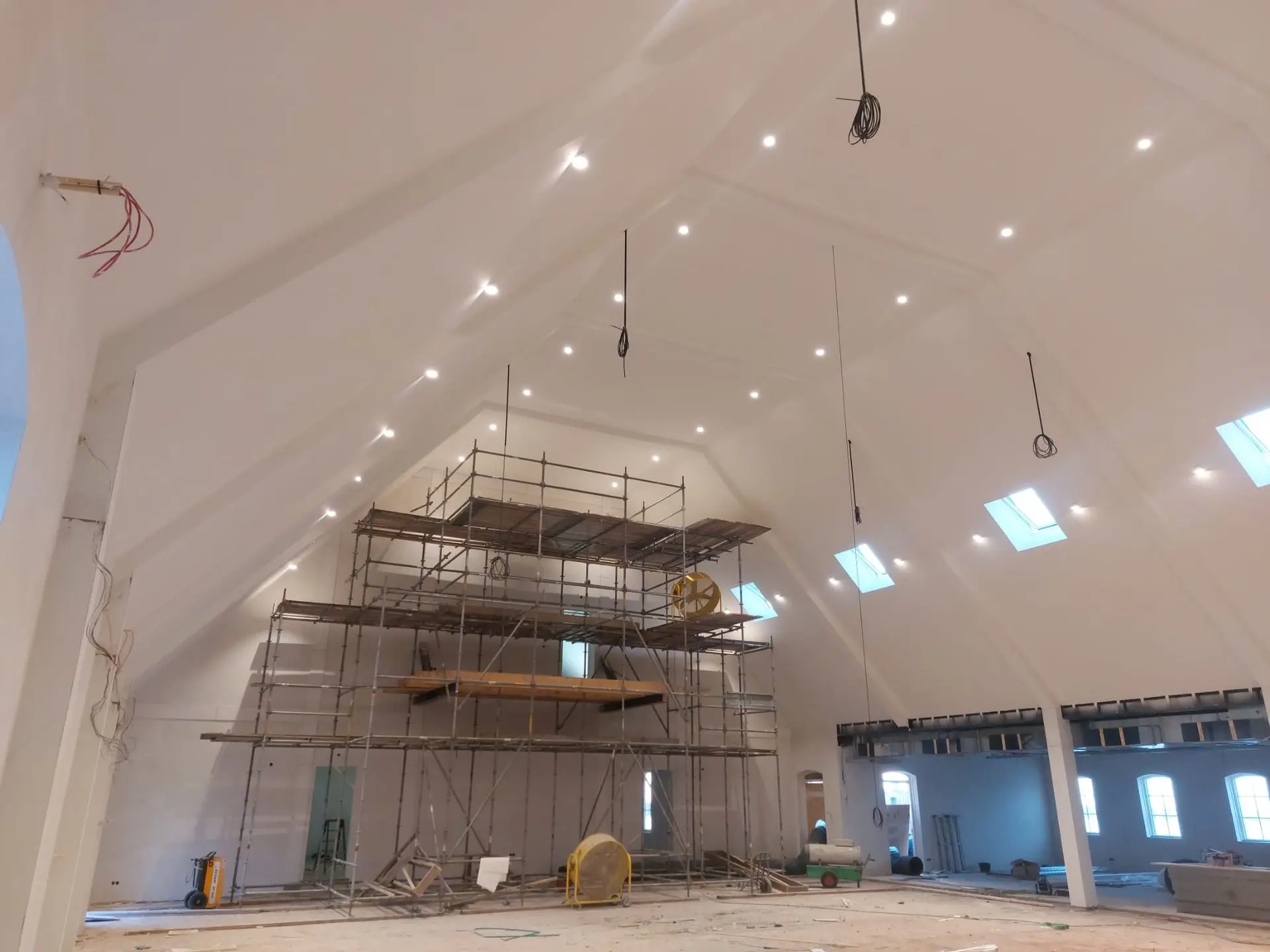 Plafondafwerking in een kerk
